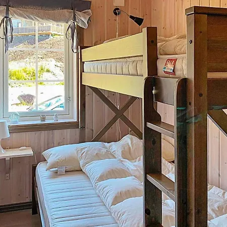 10 Person In Rauland-by Traum